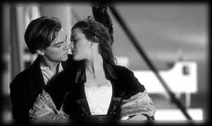 titanic kiss greyscale
